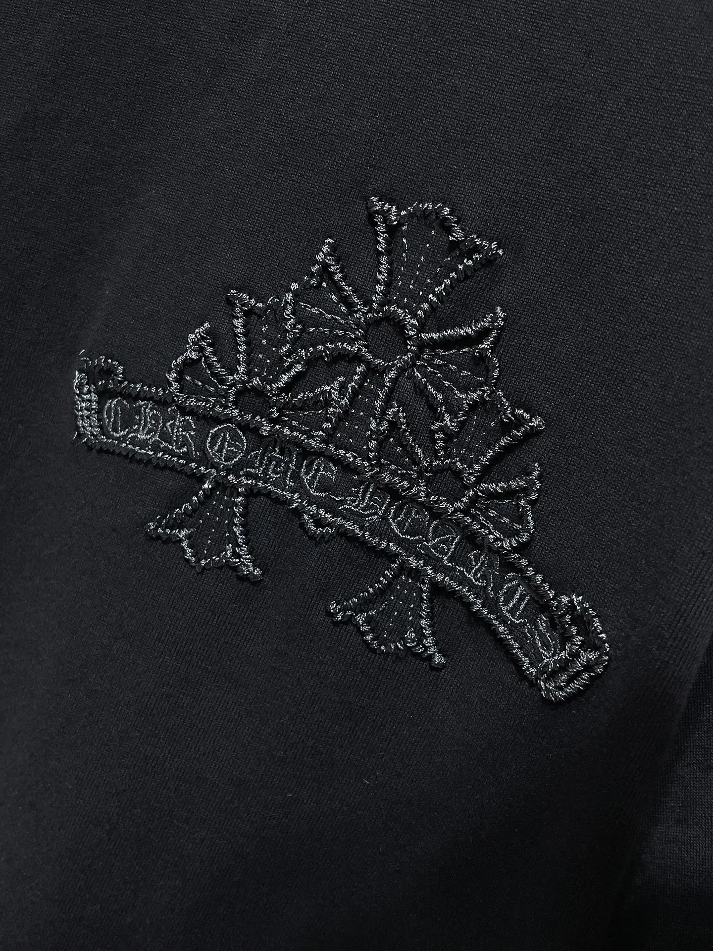 P180 new Chrome Hearts 25ss high version for summer! High-weight, environmentally friendly and high-quality top-grade fabric 280g Crow cross roller embroidery short sleeves Vacuum embroidery method! Heavy embroidery! ! ! Tens of thousands of needles! ! Counter synchronization 1:1 replica version Recommended color: black white Code number: S, M, L, XL